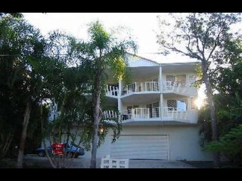 1/71 WARREN ST, St Lucia QLD 4067