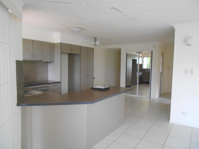 1/71 WARREN ST, St Lucia QLD 4067