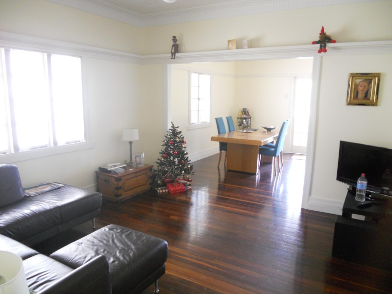 8A WARRAWEE STREET, Toowong QLD 4066