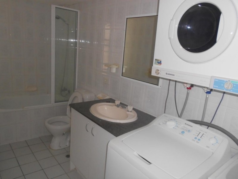 2/71 WARREN STREET, St Lucia QLD 4067