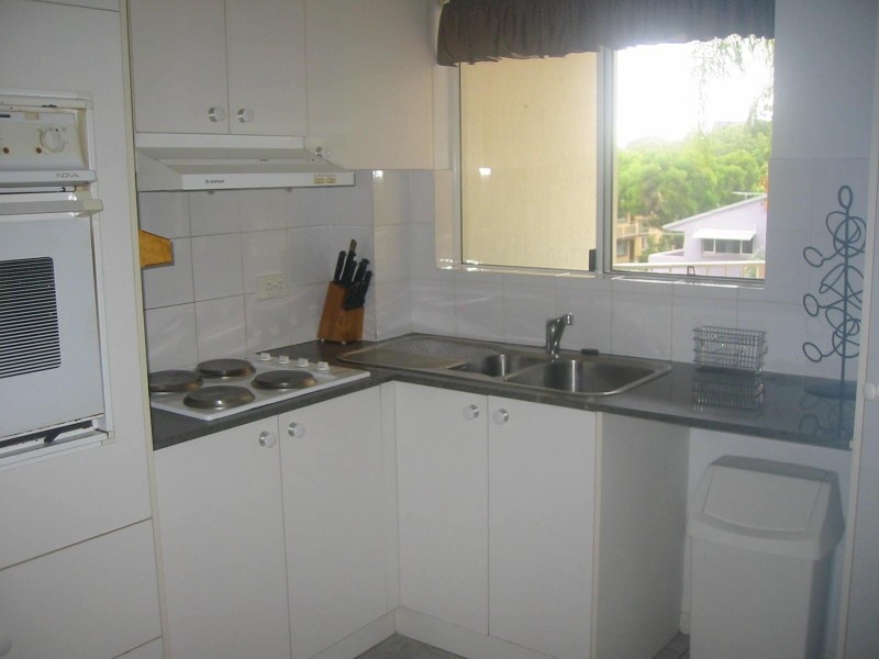 2/71 WARREN STREET, St Lucia QLD 4067