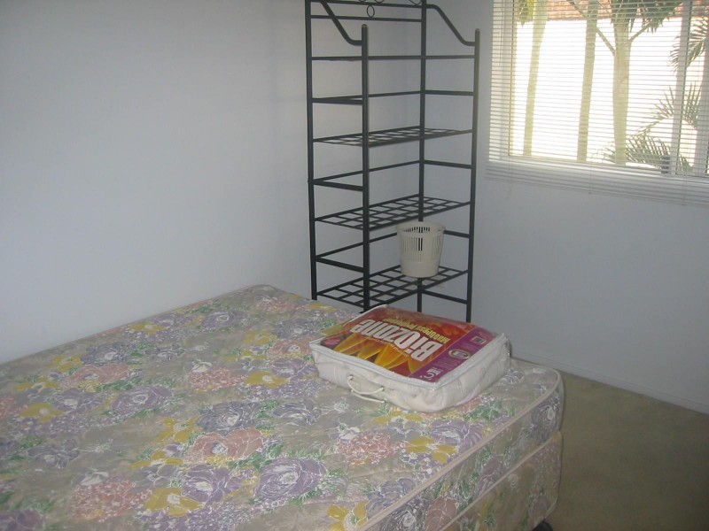 2/71 WARREN STREET, St Lucia QLD 4067