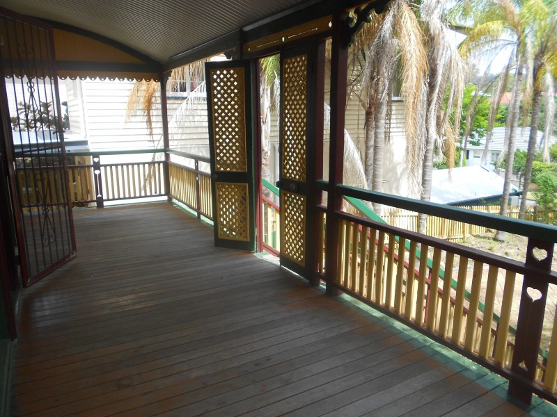 88 WAVERLEY ROAD, Taringa QLD 4068