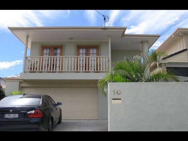 10 WOODVILLE ST, Indooroopilly QLD 4068