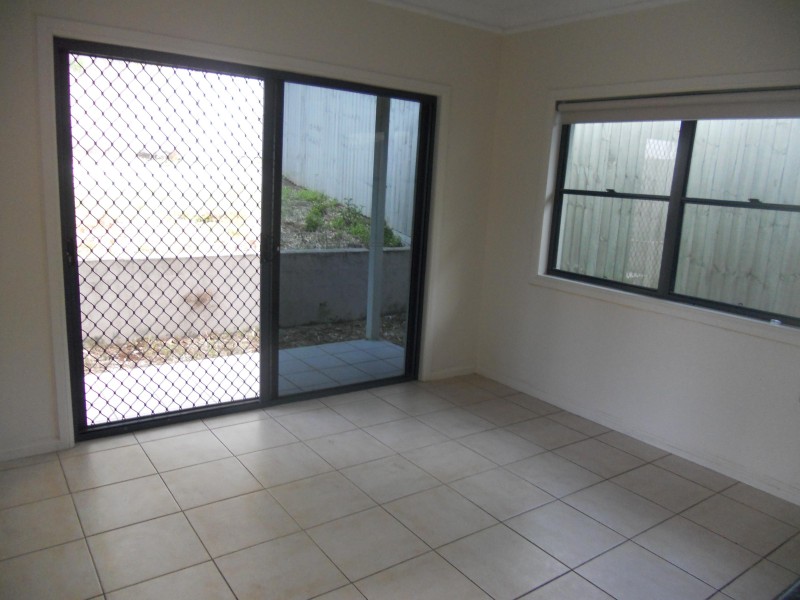 10 WOODVILLE ST, Indooroopilly QLD 4068