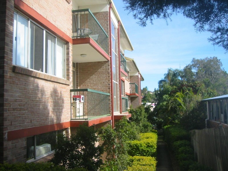 2/33 YORK ST, Indooroopilly QLD 4068