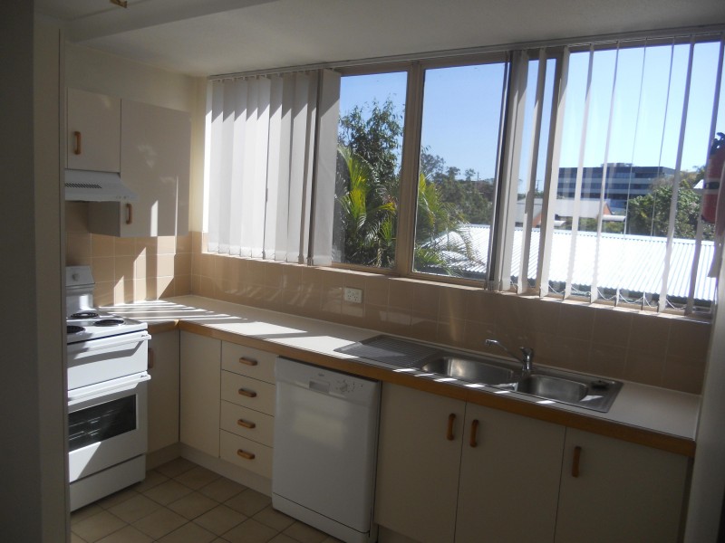 2/33 YORK ST, Indooroopilly QLD 4068