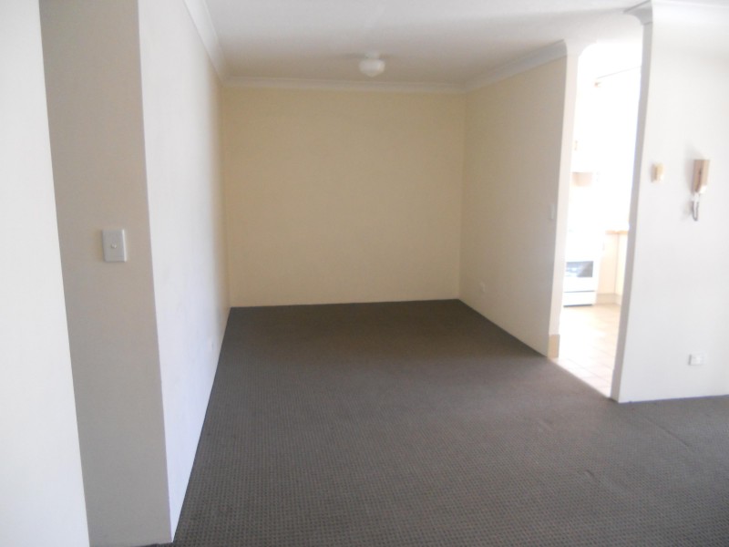 2/33 YORK ST, Indooroopilly QLD 4068