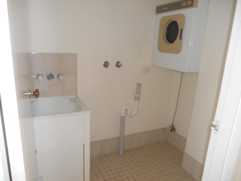 2/33 YORK ST, Indooroopilly QLD 4068