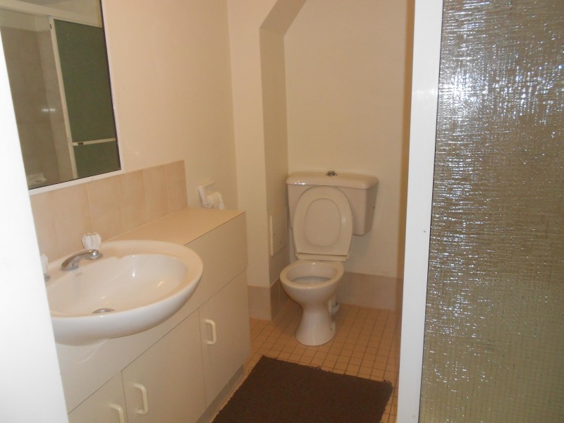 4/33 YORK STREET, Indooroopilly QLD 4068