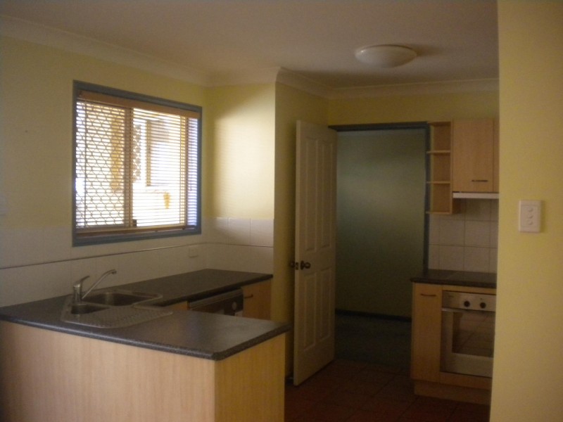 4/17 ELLEN ST, Woody Point QLD 4019