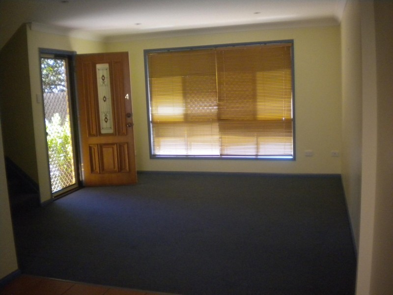 4/17 ELLEN ST, Woody Point QLD 4019