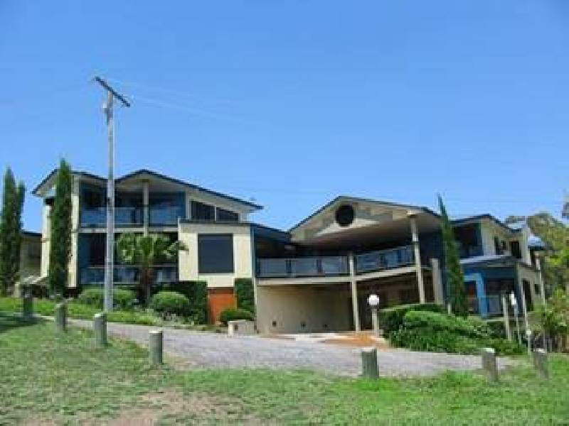 9 River Drive, Boyne Island QLD 4680