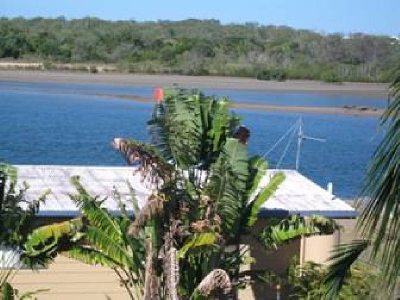 27 Island Esplanade, Boyne Island QLD 4680