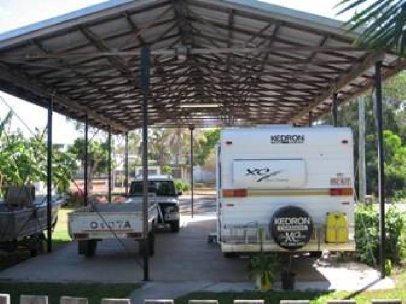 27 Island Esplanade, Boyne Island QLD 4680