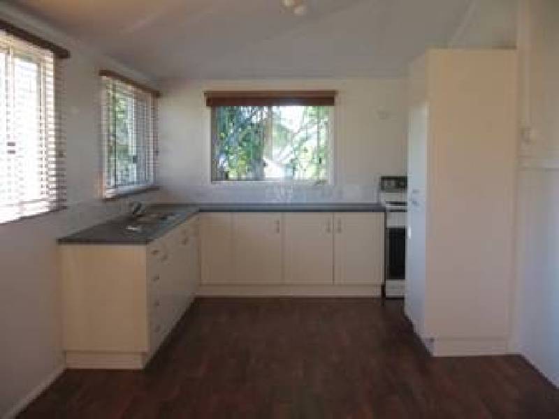 17 Wadeleigh Street, Bororen QLD 4678