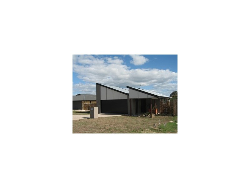 5 Jeana Close, Boyne Island QLD 4680