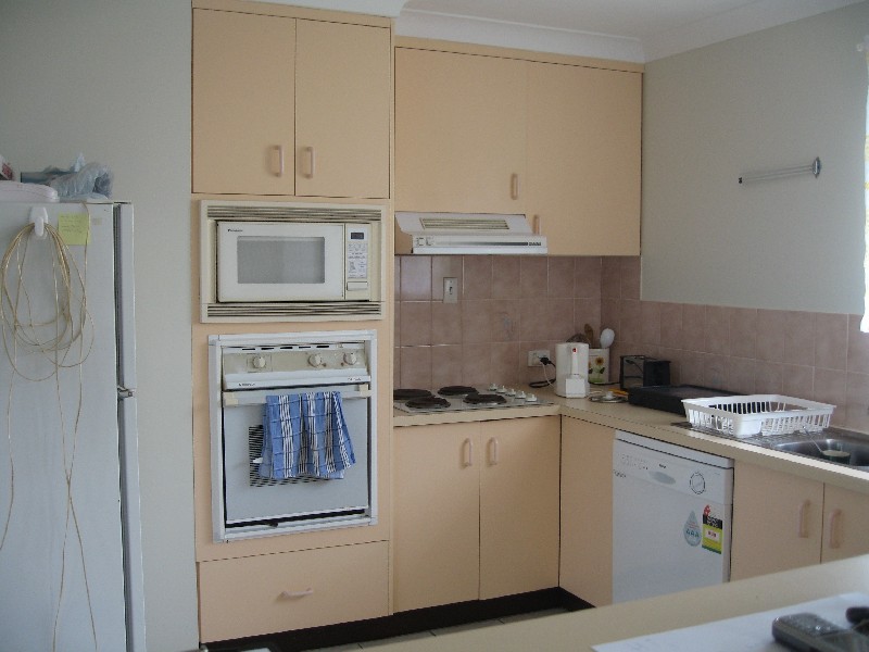 4/4 Pittsbay Crescent, Boyne Island QLD 4680