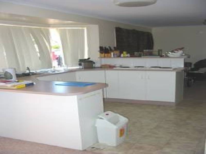 6 Chauvel Court, Boyne Island QLD 4680