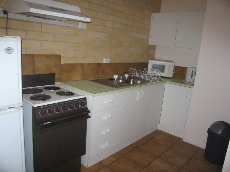 1/4 Symons Ave, Bucasia QLD 4750