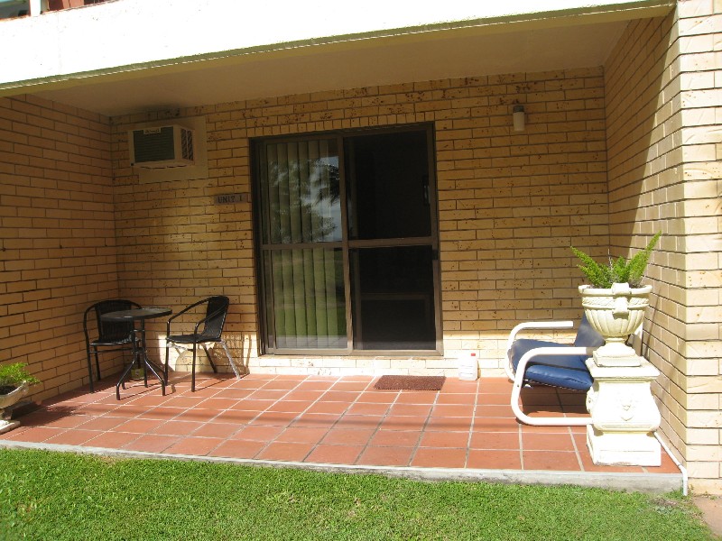 1/4 Symons Ave, Bucasia QLD 4750