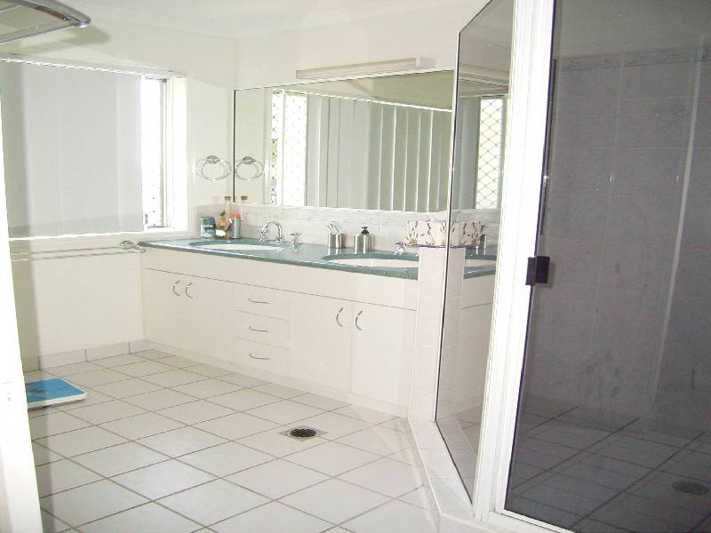 12 Cinnamon Drive, Glenella QLD 4740