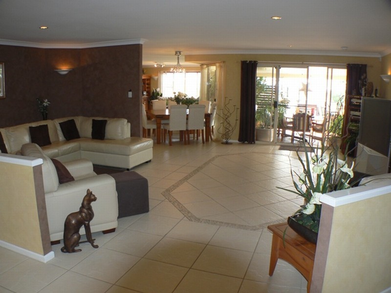 51 Overland Drive, Edens Landing QLD 4207