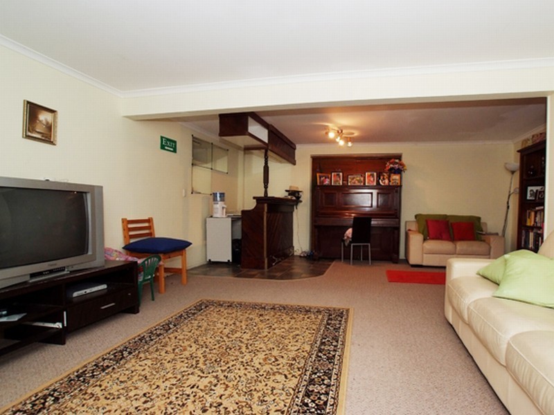 21 Winona Street, Shailer Park QLD 4128