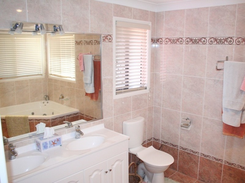 88 Mingah Cresent, Shailer Park QLD 4128