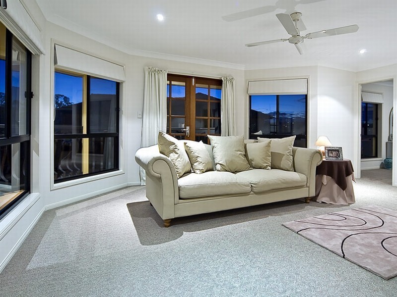 94 Hibiscus Close, Wishart QLD 4122