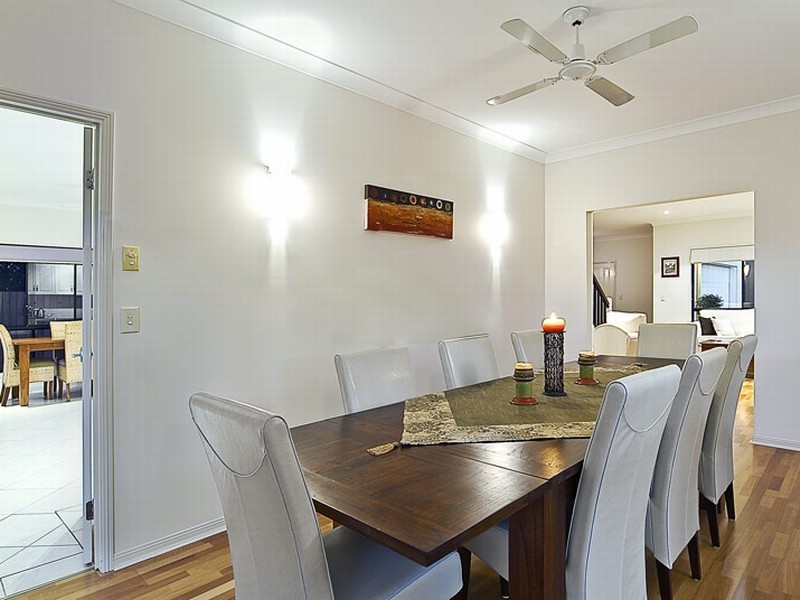 94 Hibiscus Close, Wishart QLD 4122