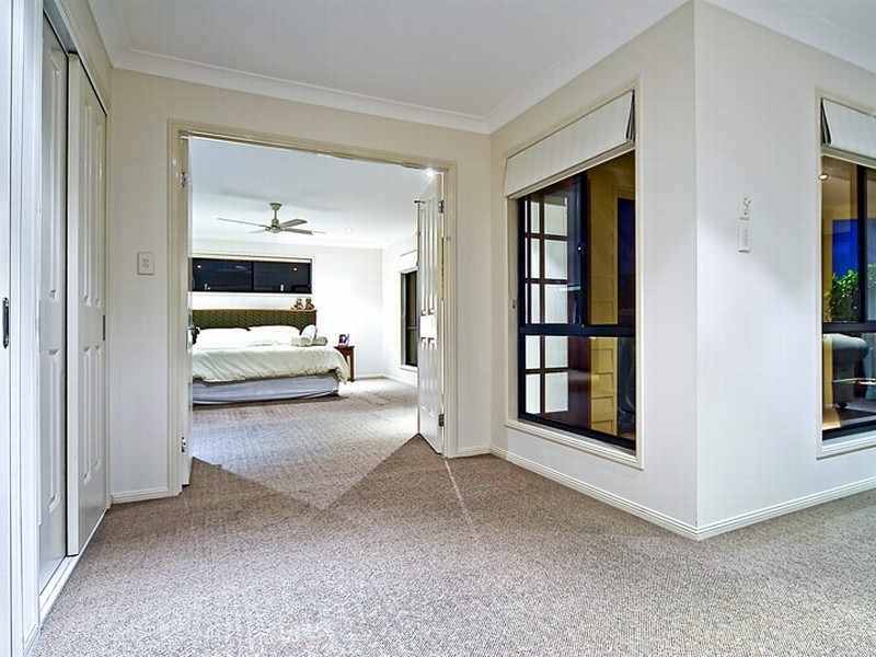 94 Hibiscus Close, Wishart QLD 4122