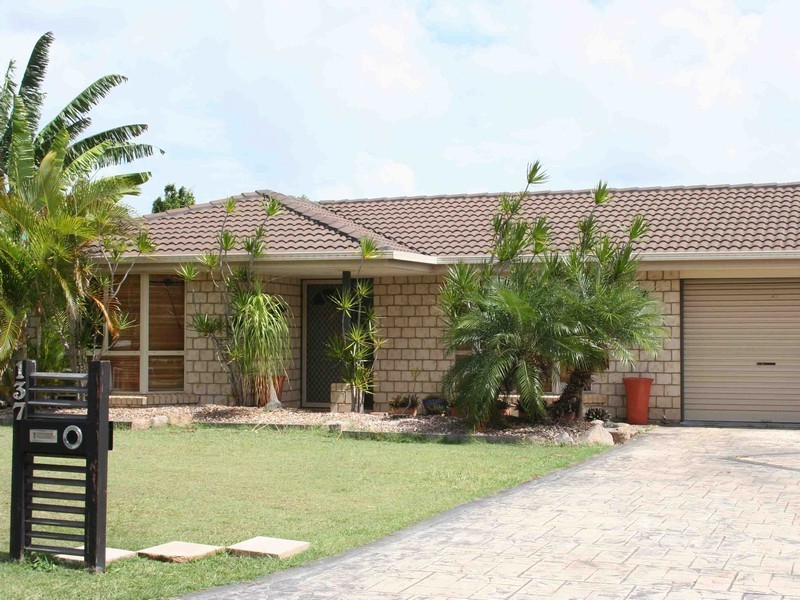 137 Pohon Drive, Tanah Merah QLD 4128