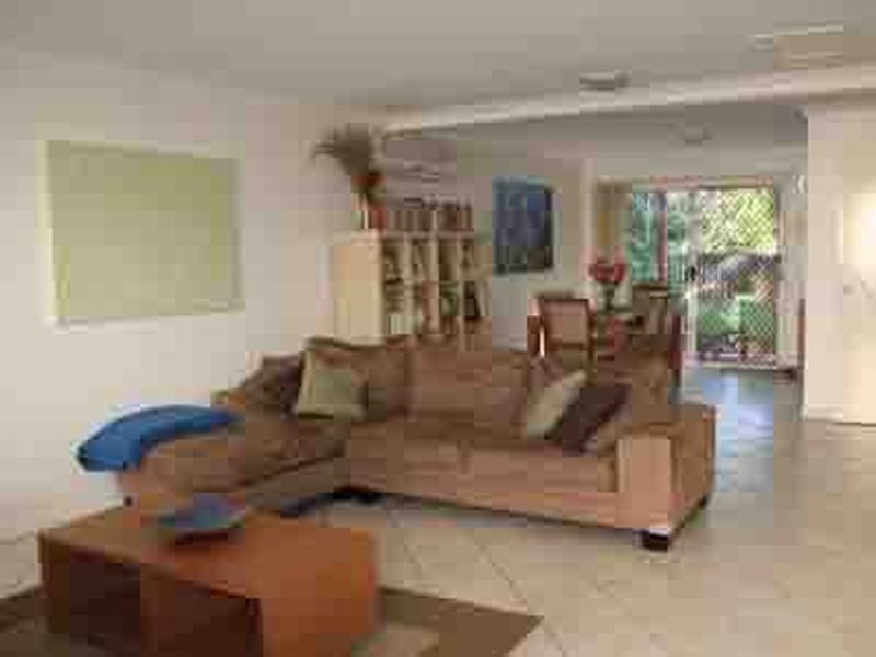 3/253 Cavendish Road, Coorparoo QLD 4151