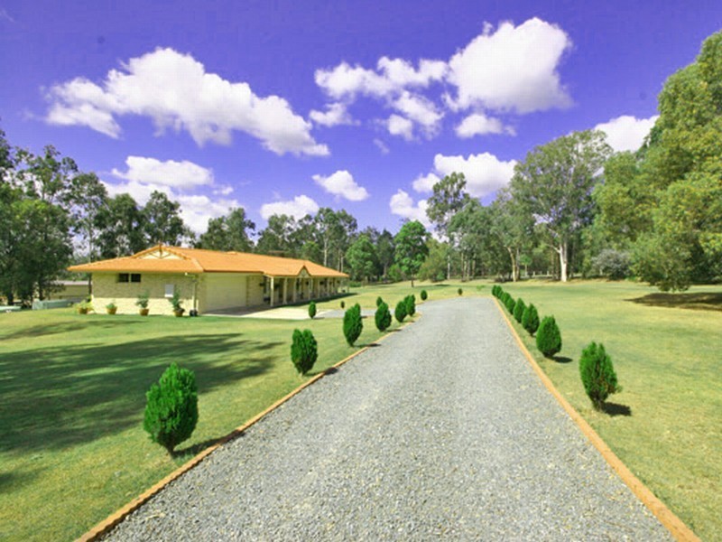 1 Munstervale Road, Tamborine QLD 4270
