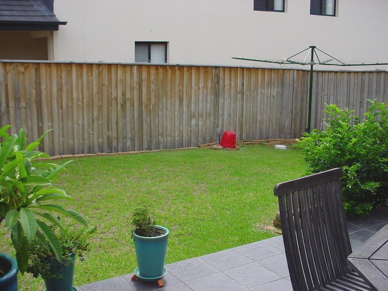 4 Jacqui Circuit, Baulkham Hills NSW 2153