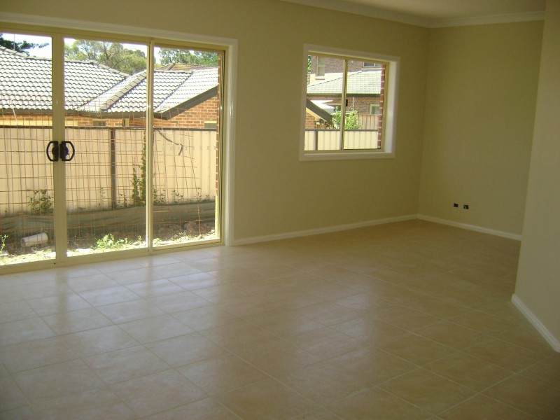 12 Tungarra Road, Girraween NSW 2145