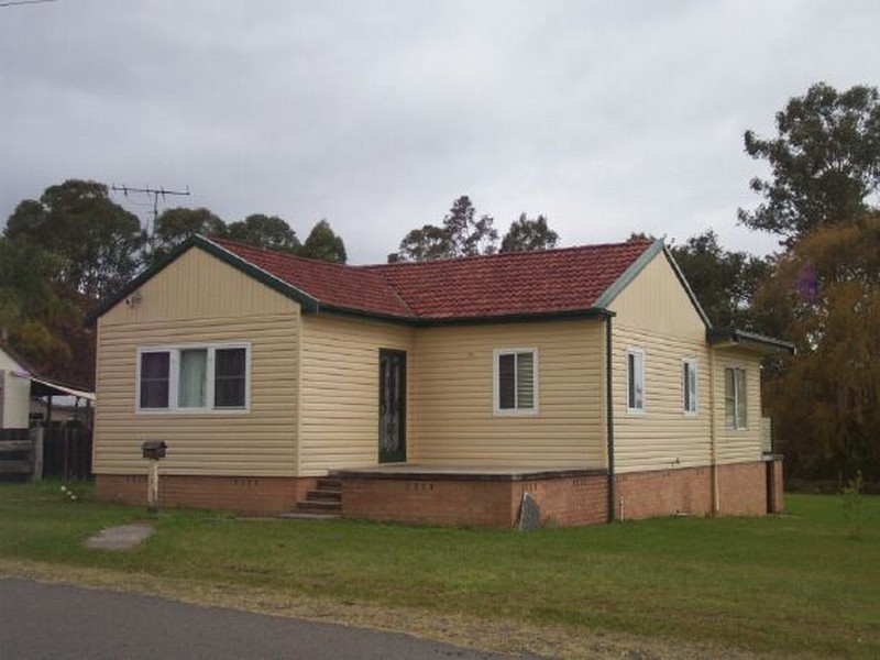 8 Avon Street, Stroud NSW 2425