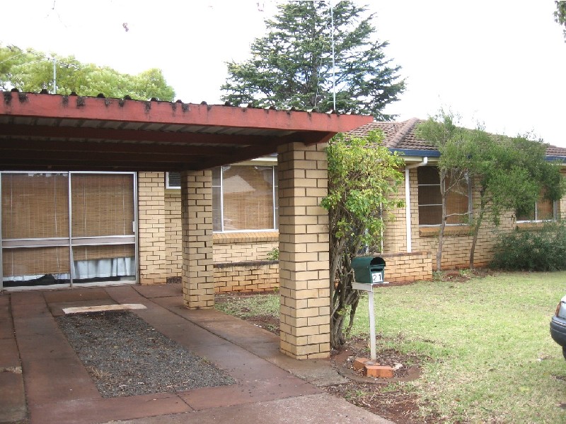 Kearneys Spring QLD 4350