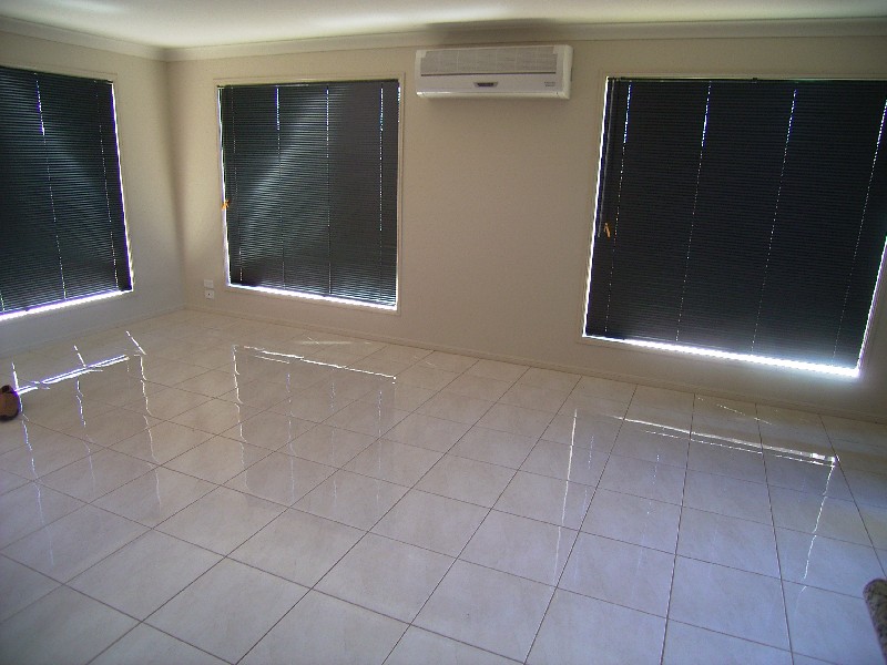 Kearneys Spring QLD 4350