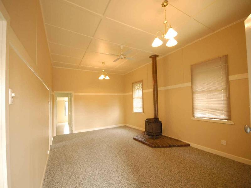 16 Link Street, North Toowoomba QLD 4350