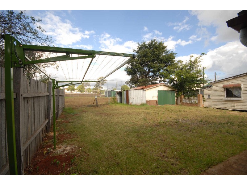 16 Link Street, North Toowoomba QLD 4350
