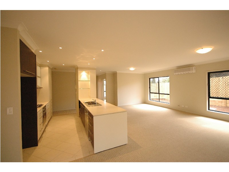 3/51 Jellicoe Street, Mount Lofty QLD 4350