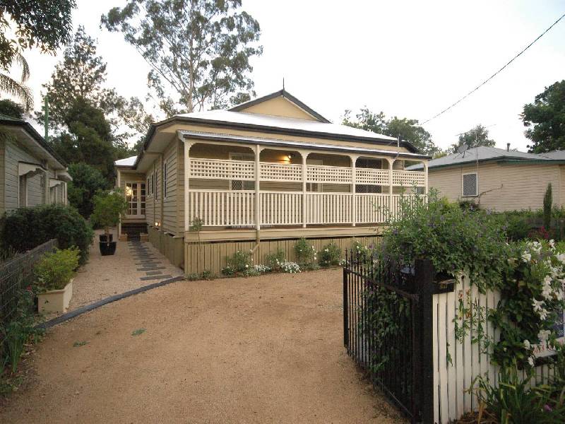 76a Mackenzie Street, Mount Lofty QLD 4350