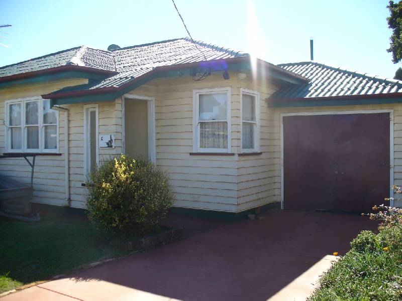 7 Hursley Road, Newtown QLD 4350