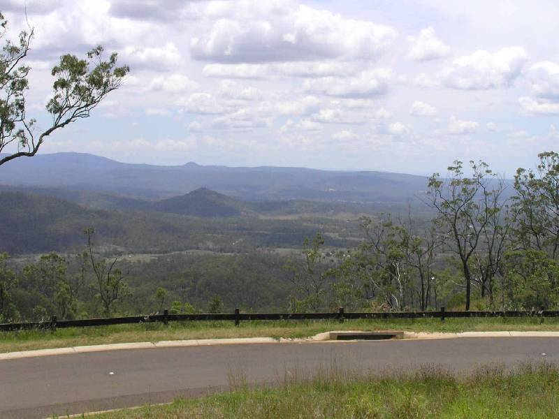 3 Coventry Court, Mount Lofty QLD 4350