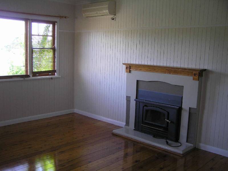 61 Wooldridge Street, Mount Lofty QLD 4350