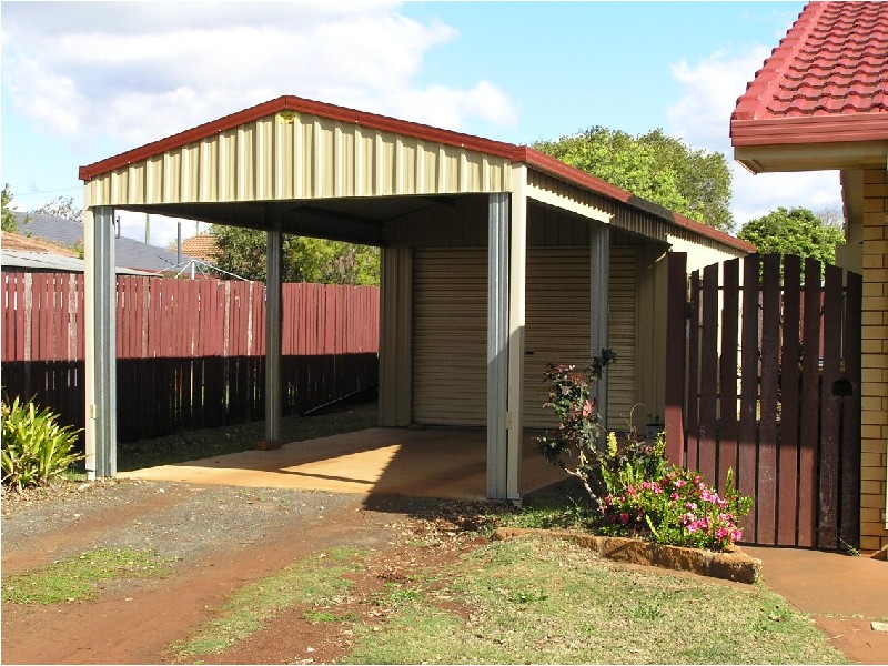 8 Risdon Street, Newtown QLD 4350