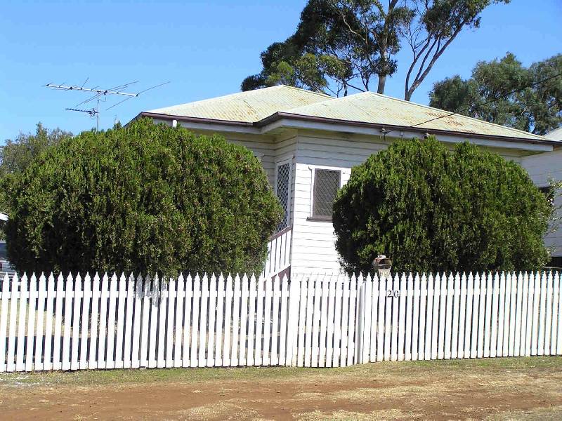 20 Tighe Street, Newtown QLD 4350