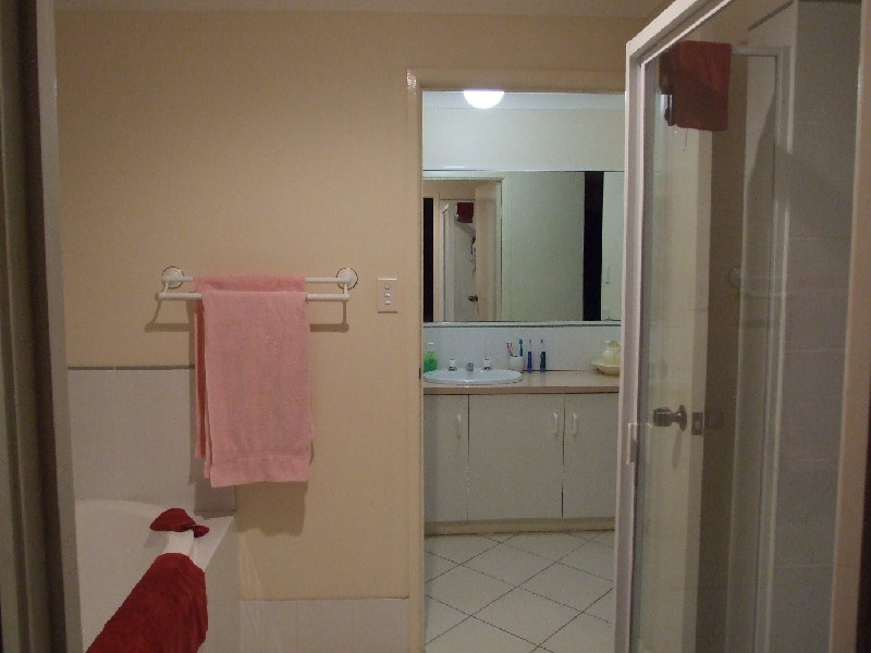 10 Moore Crescent, Wilsonton QLD 4350